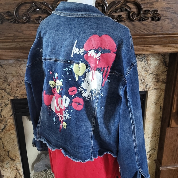 Ashley Stewart Blue Denim Grafitti Style Denim Jacket Size: 26/28 (NWT) - Picture 2 of 16